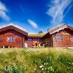 Perfectly Located Timber For 6-8 Guests Beitostolen
