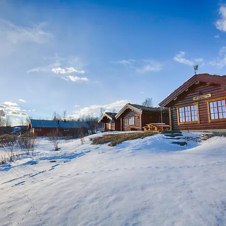 Perfectly Located Timber For 6-8 Guests *