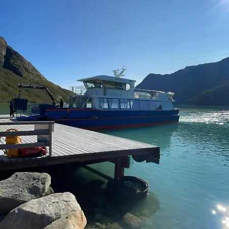 Vakantiehuis Perfectly Located Timber For 6-8 Guests *