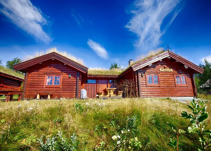 Perfectly Located Timber For 6-8 Guests