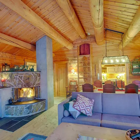 Perfectly Located Timber For 6-8 Guests Nyaraló